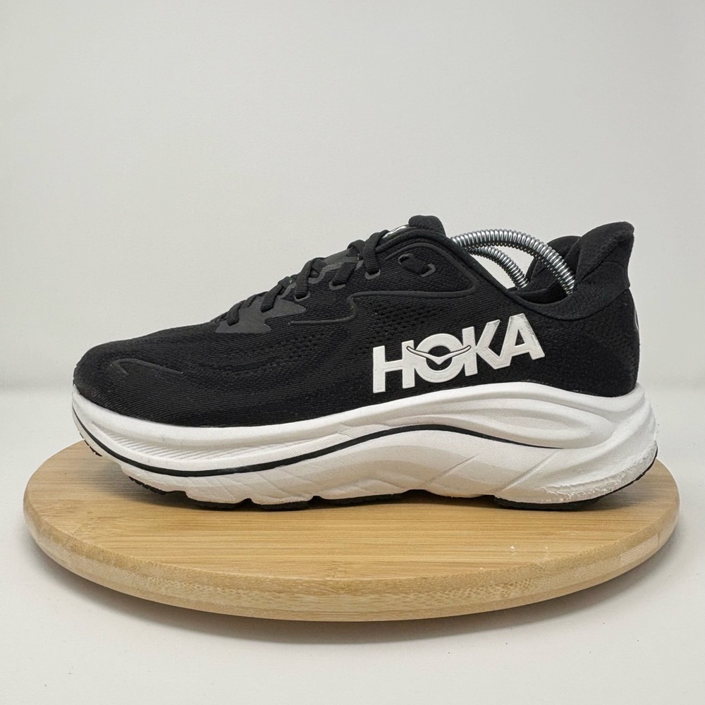 Hoka One One Clifton 10 Wide Running Shoes Women's US 11D Black 1162050 BWHT